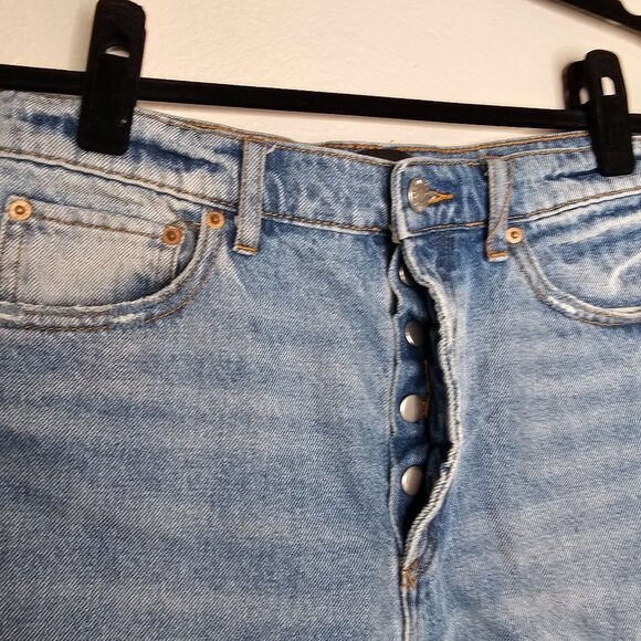 BDG Size 28 Button Fly Cut Off Denim Shorts Light Wash Distressed High Rise - Picture 4 of 7